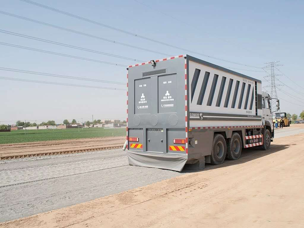 水泥撒布車撒布不均勻如何調(diào)試？